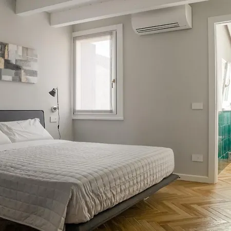 Homethirtyfour * Βερόνα