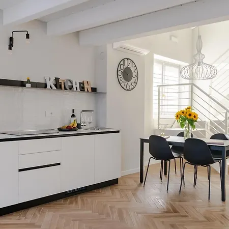 Apartament Homethirtyfour